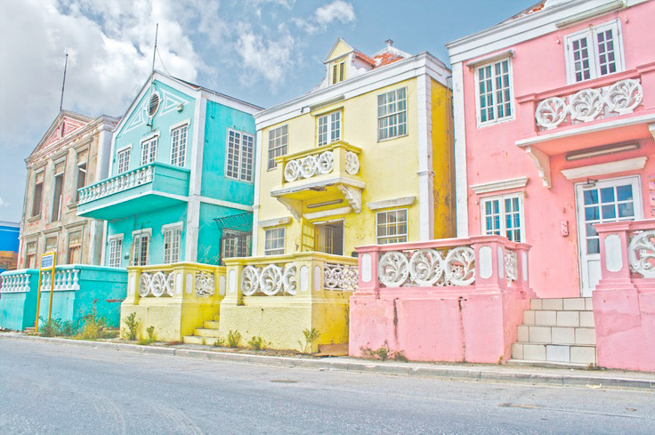 5-top-things-to-do-in-curcao-colorful-hauses